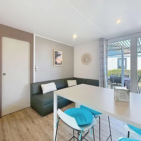 Holiday home Mobil-home Grand Confort, 200 M Plage, 4 Pers, 2 Chambres, 2 Sdb, Piscine, Parking - Fr-1-361a-38 *
