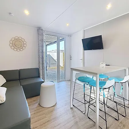Mobil-home Grand Confort, 200 M Plage, 4 Pers, 2 Chambres, 2 Sdb, Piscine, Parking - Fr-1-361a-38 Holiday home